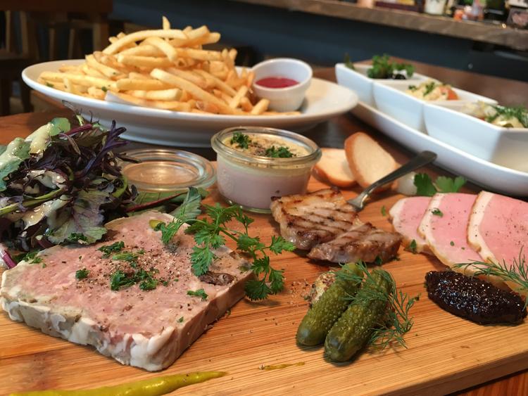 ビールに合う美味しい料理も多数☆★