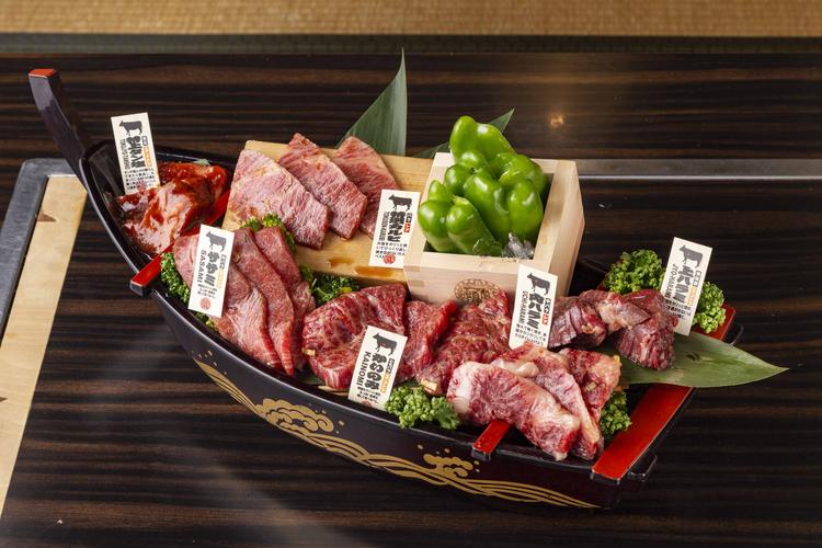 タレ焼肉を冷やした生ピーマンで食べます！