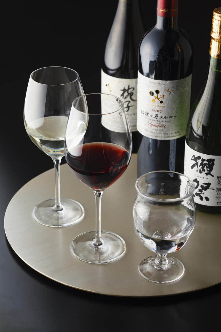 日本酒やワインも充実！知識を磨けます