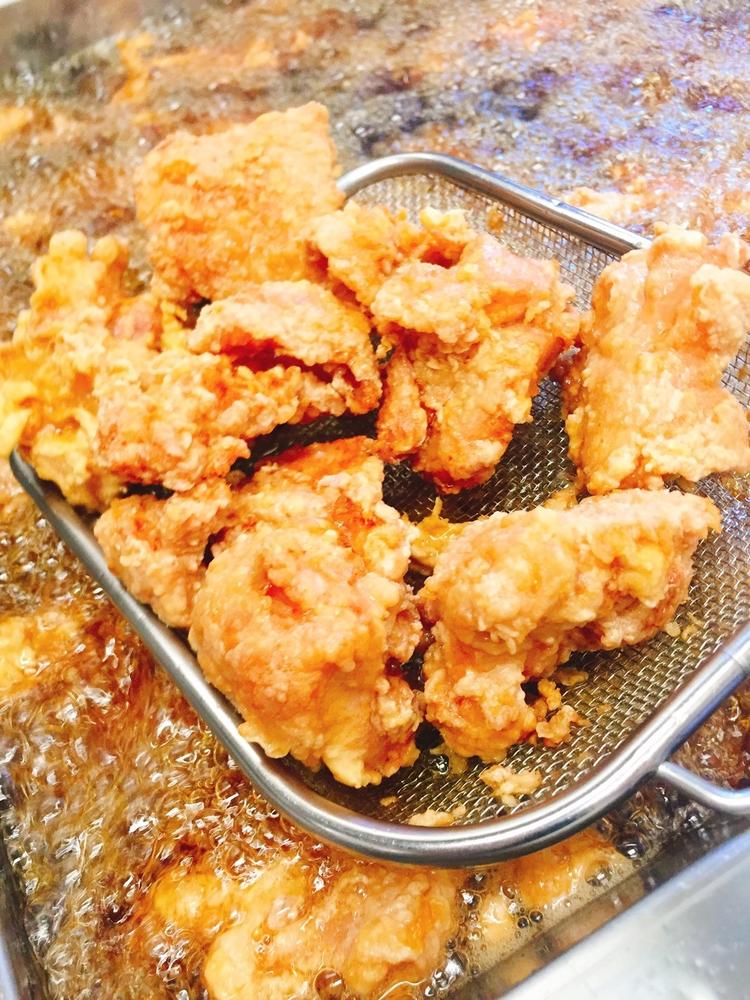 ＼テイクアウトの唐揚専門店でお仕事！／