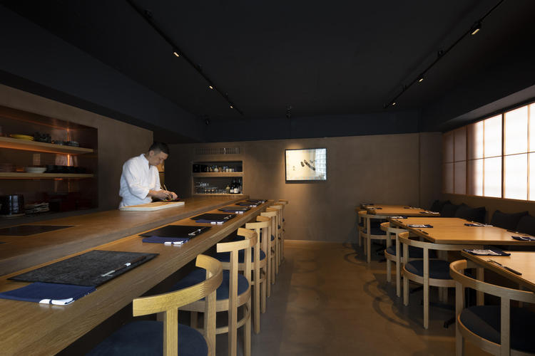 青山一丁目駅徒歩三分