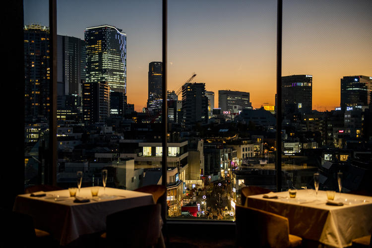 表参道駅より徒歩5分の好立地