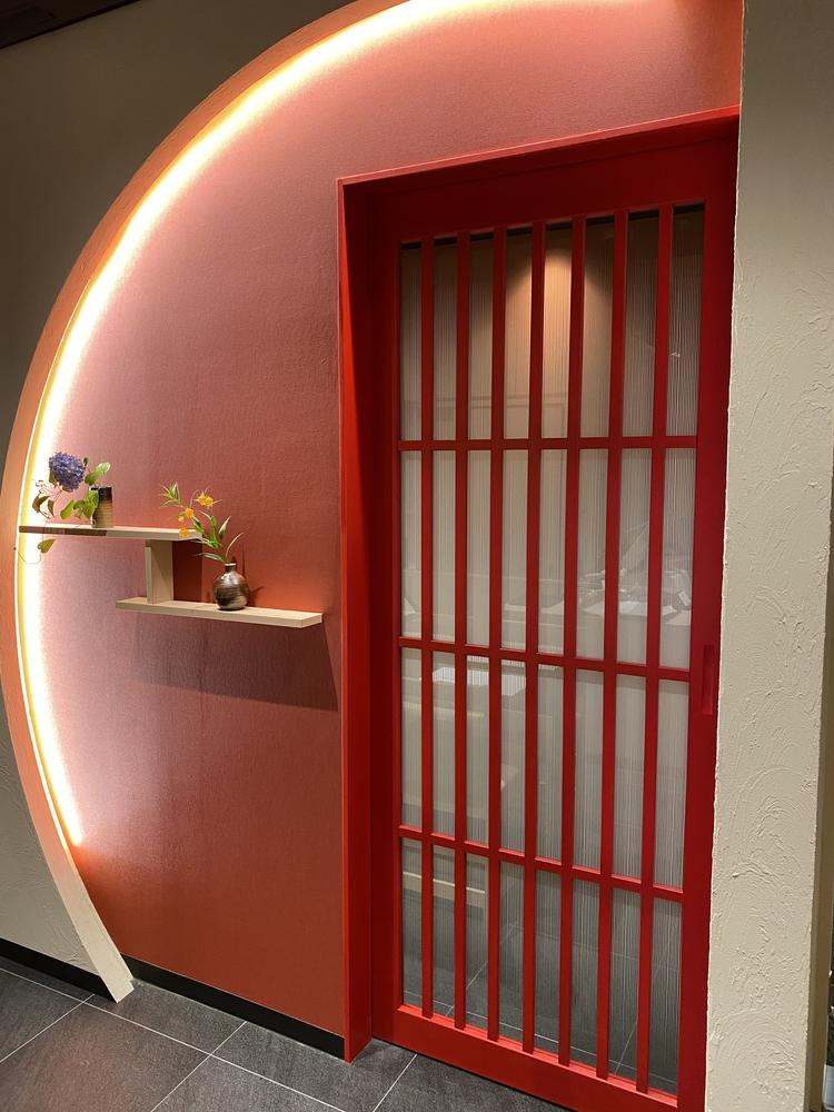 高級感＋にカジュアル感をもたせた内装