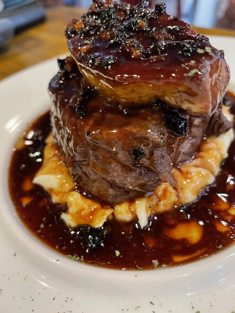 お肉料理も多数ご用意しております