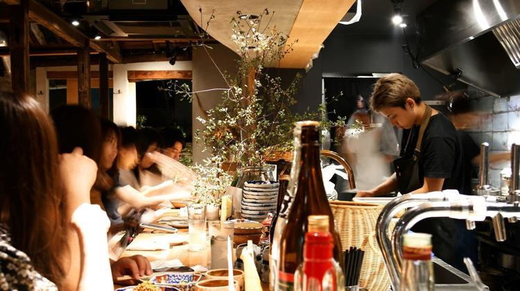 魅せる調理と響く熱気