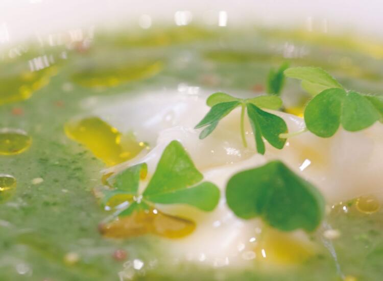 ソムリエ兼スーシェフ・土佐岡さん