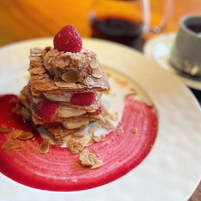 スイーツが人気の洋食カフェ