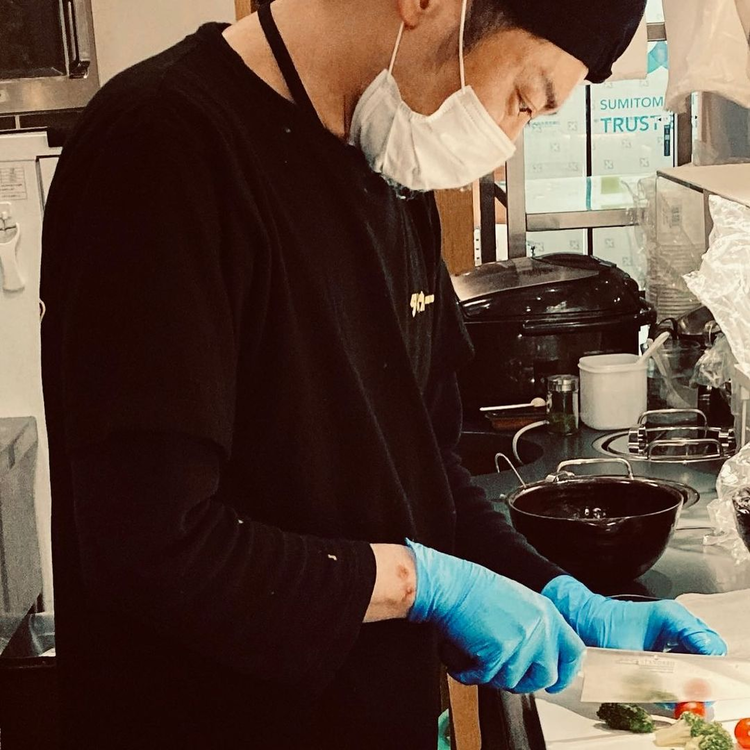 調理器具の使用方法なども丁寧に教えます