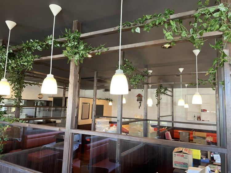 清潔感のあるモダンな内装です。