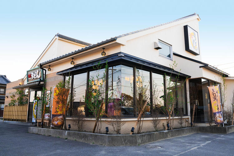 老若男女に愛される人気うどん店