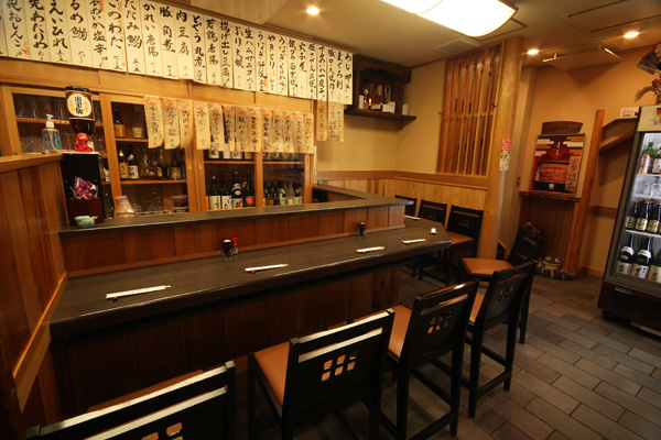 落ち着いた雰囲気の店内