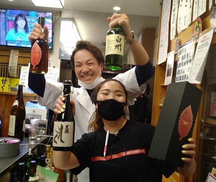 いつでも元気、笑顔が似合う店長とスタッフ