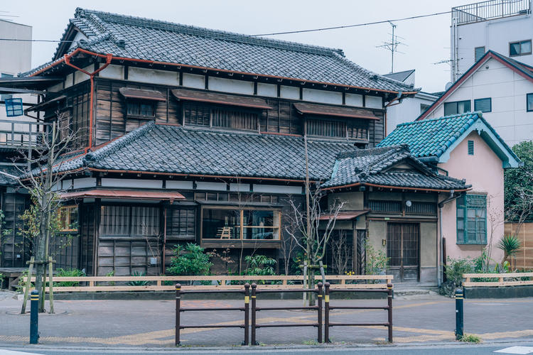 隣は同じ会社が運営する和食店です！