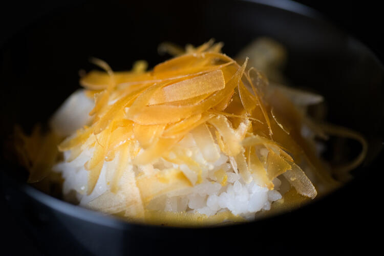 店内のお茶室で本格的に茶道を習得可能