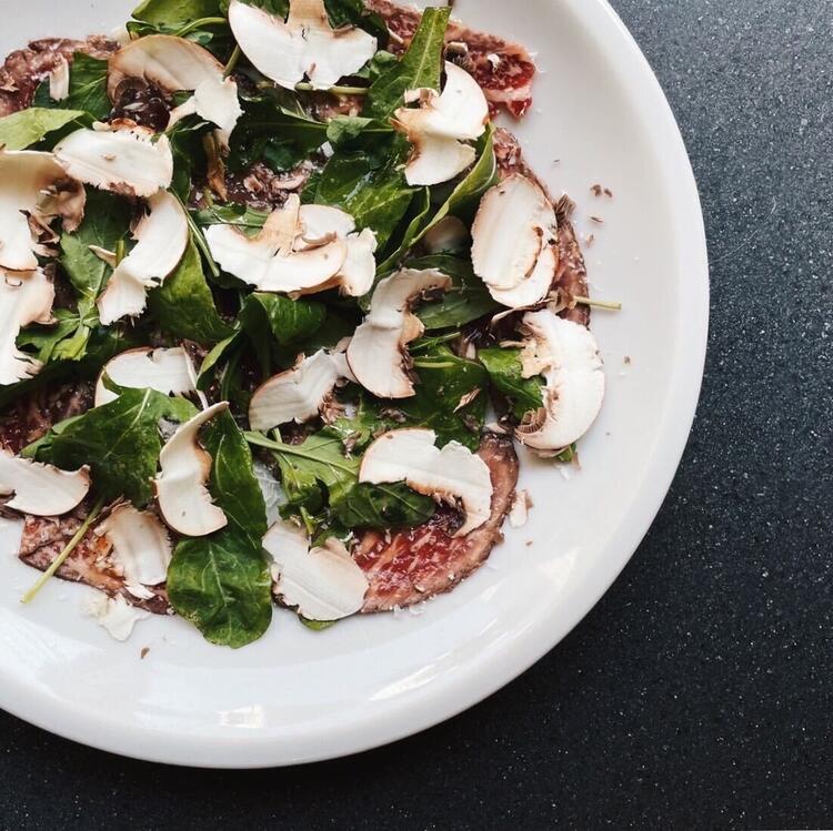 月に1回試食会＆商品開発会を開催☆