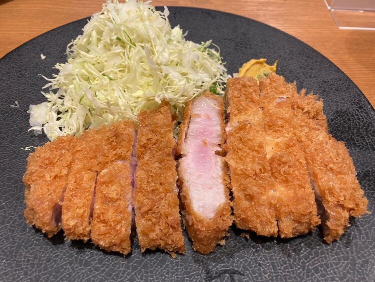 SNSでも大人気のとんかつです