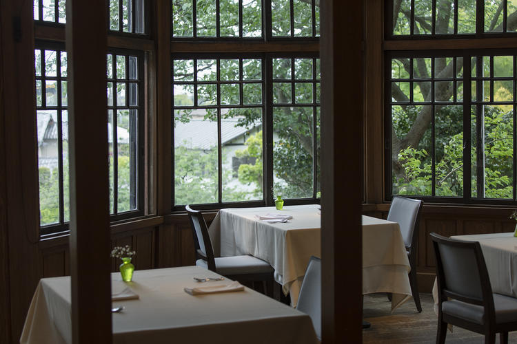 落ち着いた雰囲気のダイニングルーム