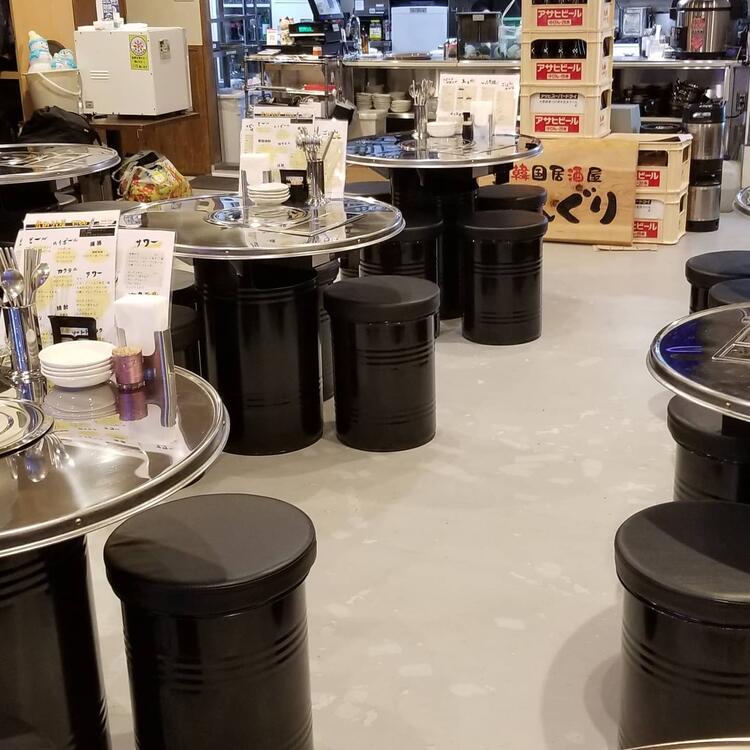 まるで韓国のような雰囲気の店内