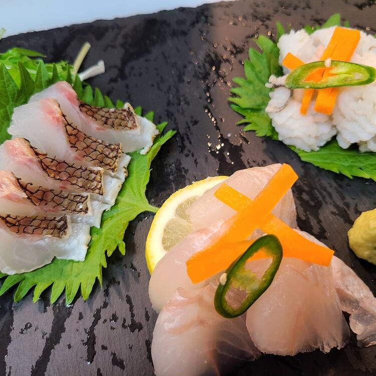 新鮮な生ものを使った料理が人気です！