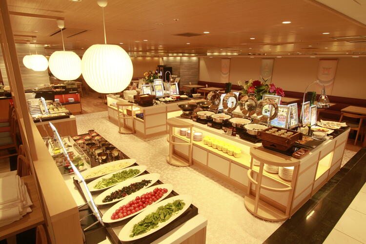 広島の食材や郷土料理も提供します