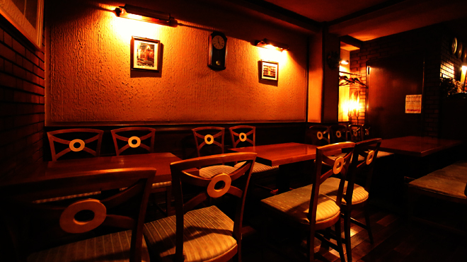 ダウンライトが照らす大人の隠れ家