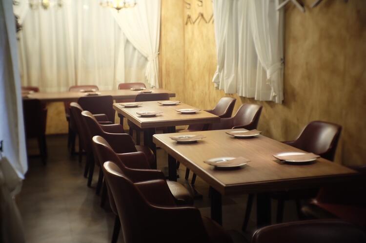 落ち着いた雰囲気の店内