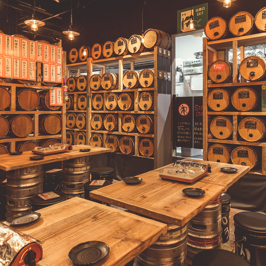 壁一面樽ワインが1分10円で飲み放題！？