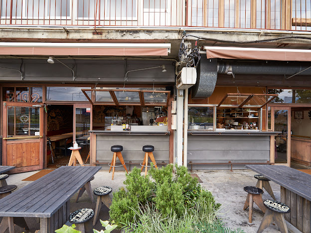 河川敷沿いのダイナー★