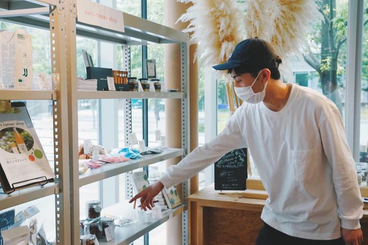 こだわりの食材が買えるコーナーも併設