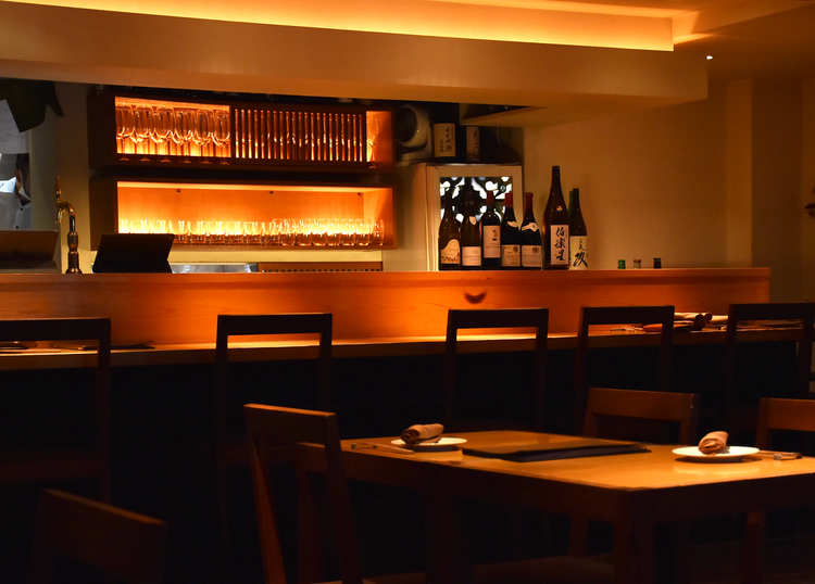 落ち着いた空間でサービスをいたします