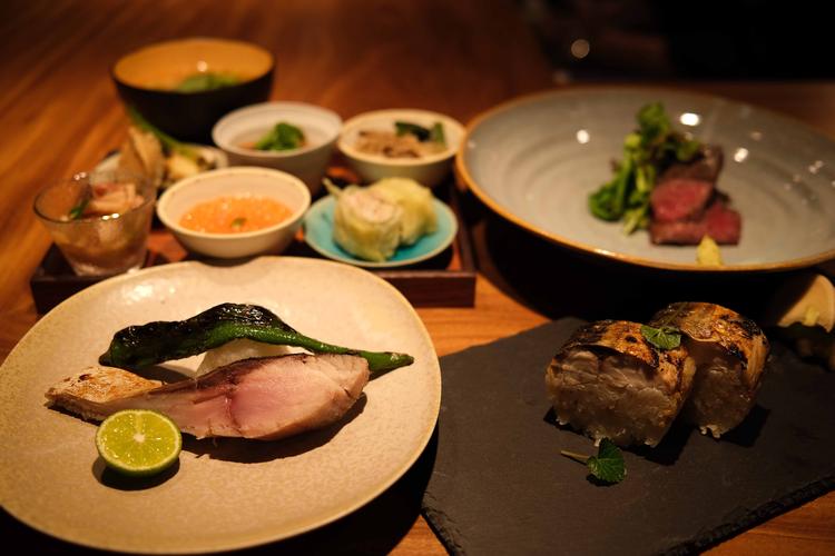 炭火焼と酒肴の一例