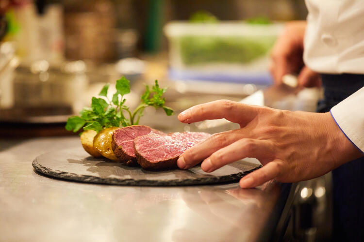 こだわりのビストロ料理を提供。