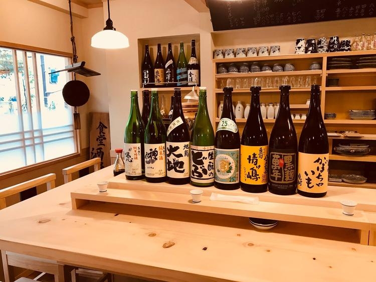 厳選純米酒など日本酒の品揃えも豊富