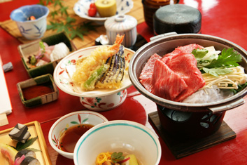 天ぷらなど日本料理をご提供