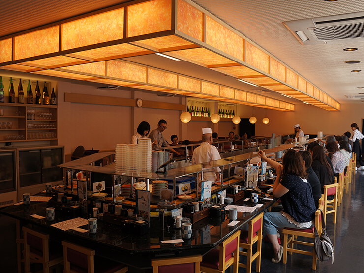 新鮮な食材でお客さまを笑顔にしています♪