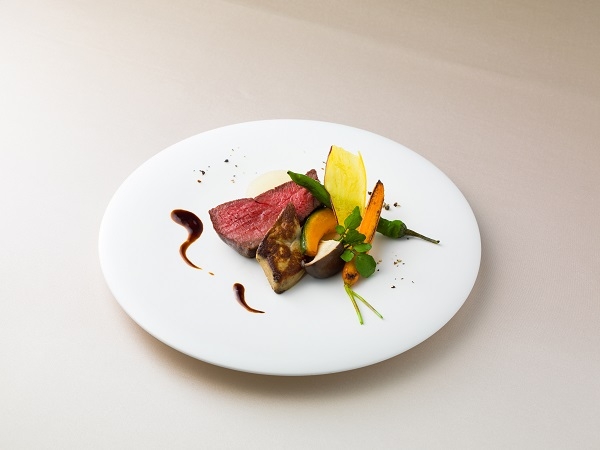 本格的な調理技術を磨いていきます