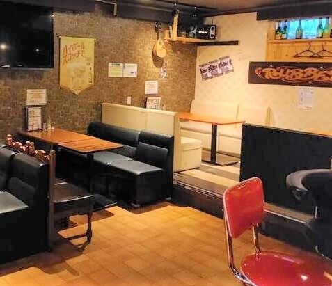 アジアンテイストを取り入れた店内