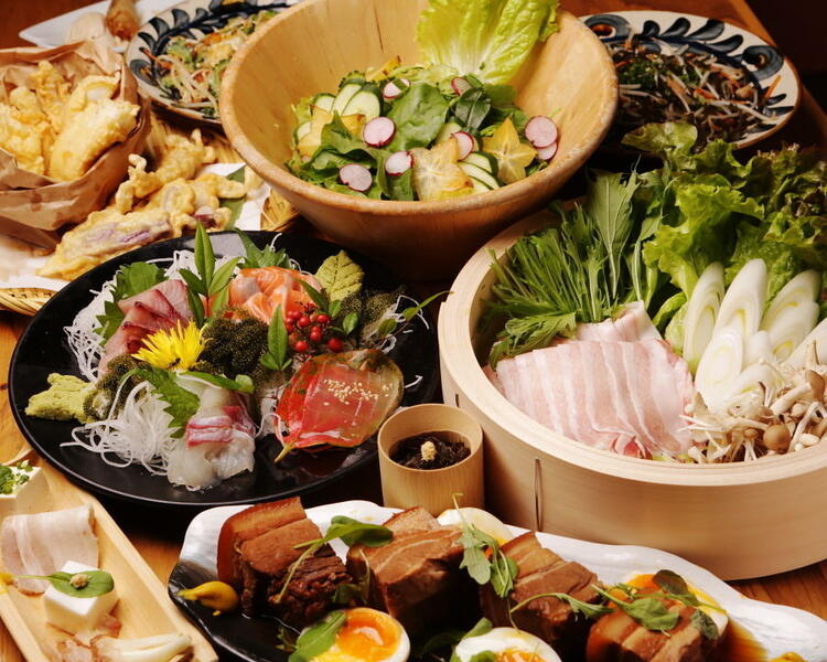 沖縄の食材を使用した料理が自慢★