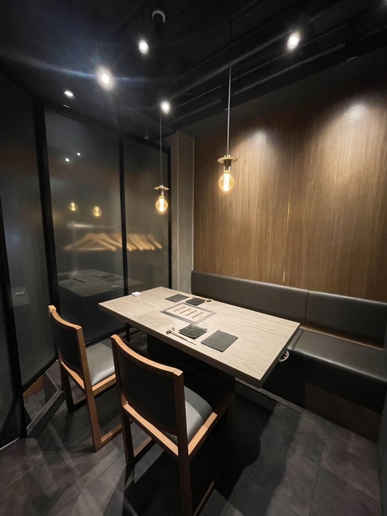 全16席、全席個室の隠れ家的なお店