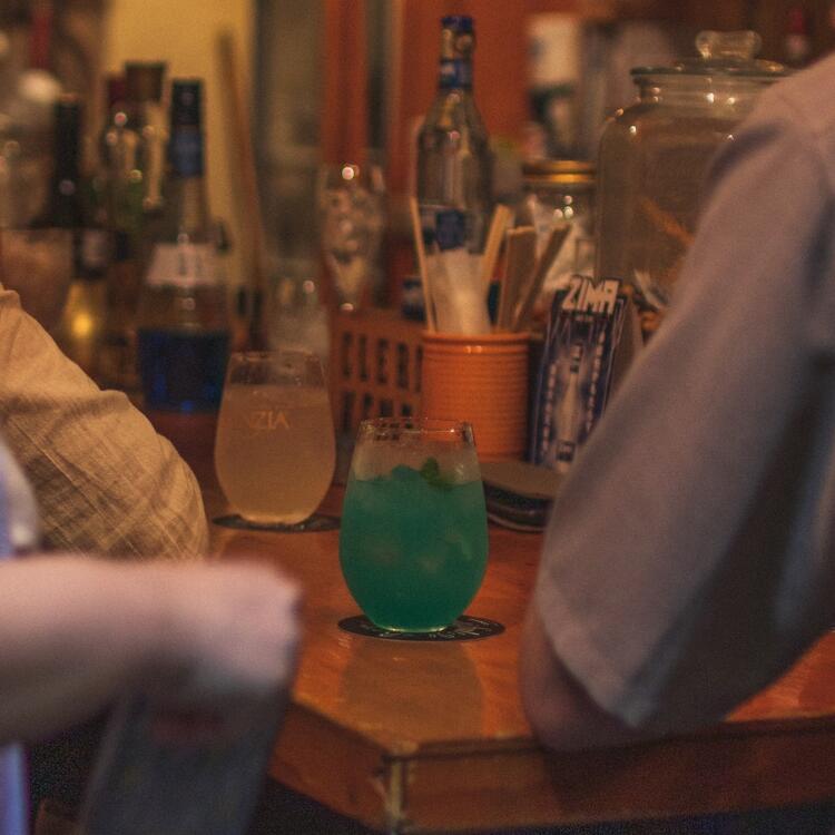 楽しいビールやカクテルをご提供