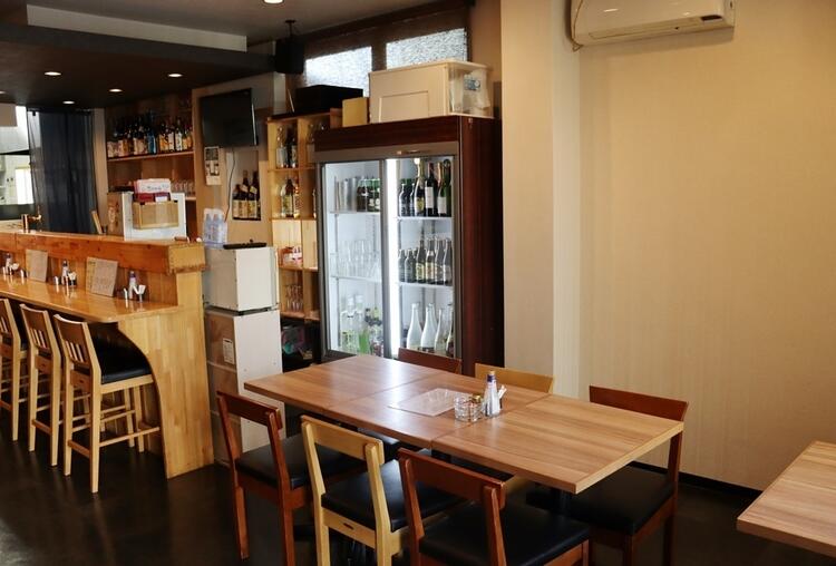 落ち着いた雰囲気の店内