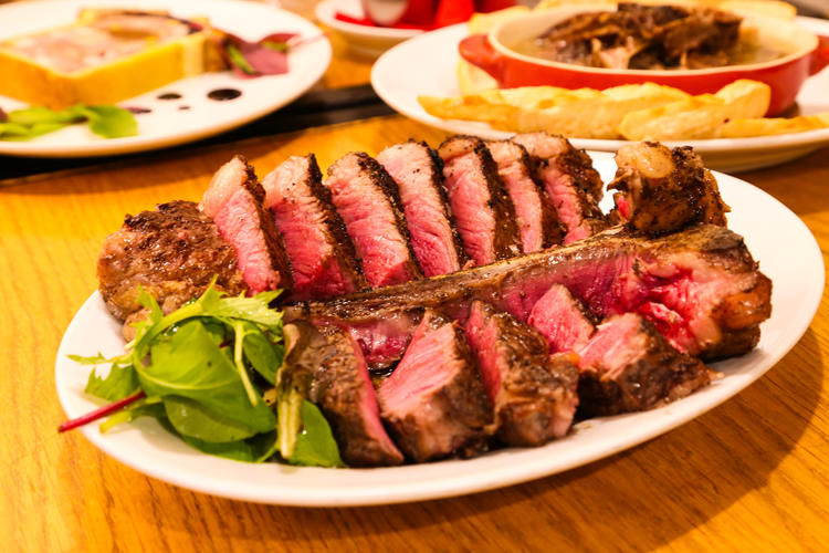 肉料理には自信ありますっ！