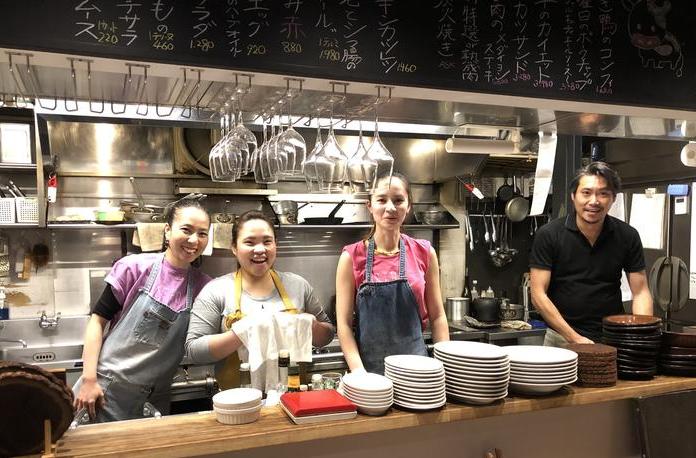 愉快なスタッフがお待ちしておりまーす！