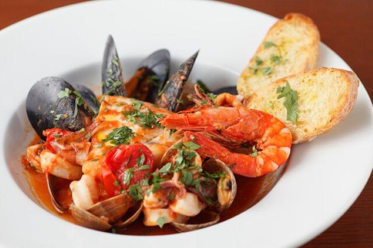 海の幸に恵まれた南イタリアの味