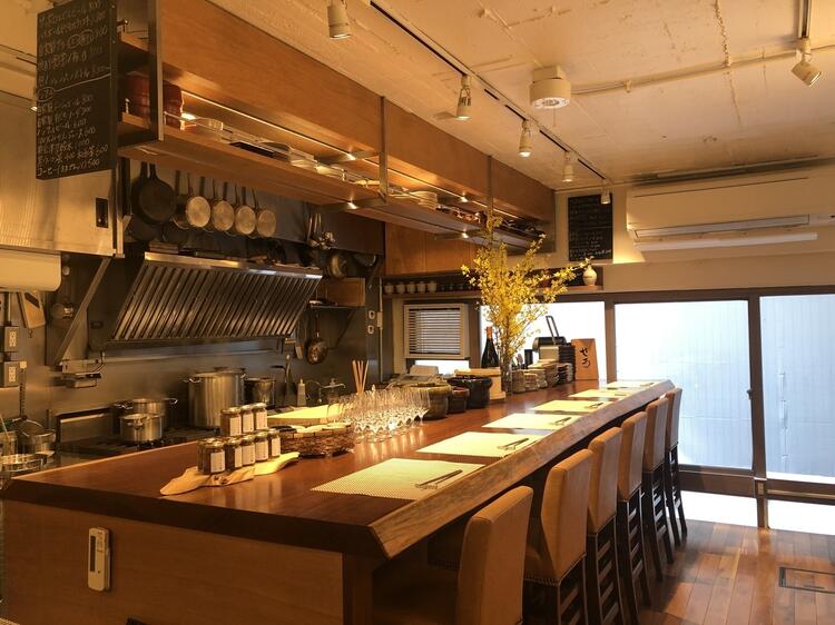 カウンターメイン！居心地のいいお店