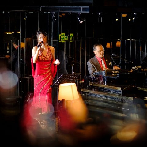 ライブは１日４～５回開催