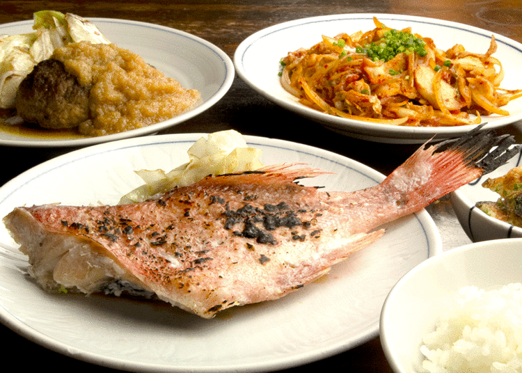 ランチも長年愛され大人気です。