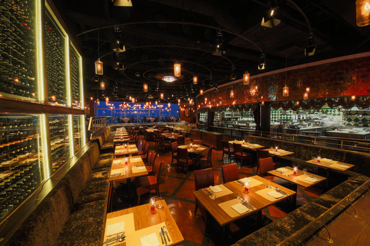 ワンフロアの開放感ある空間