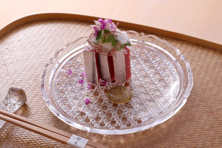 食器にもこだわっています