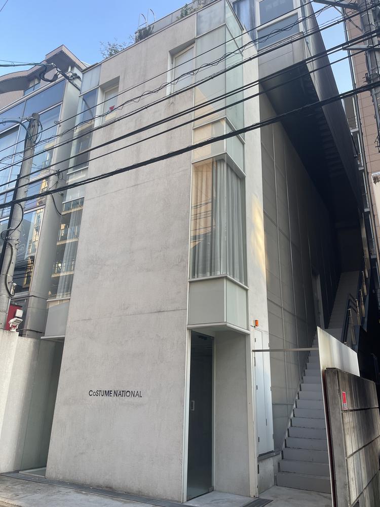 大名の一角に佇む自社ビル
